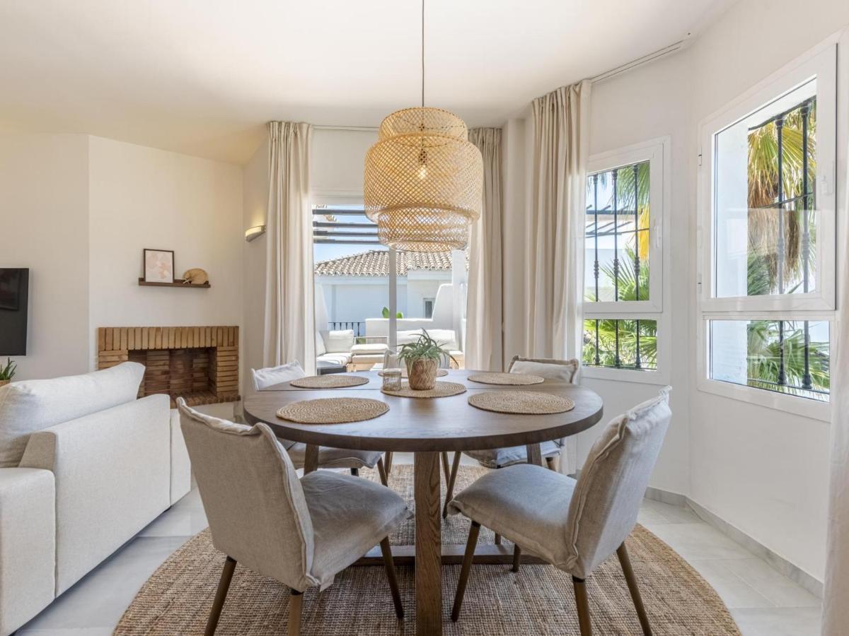 Naranjos Beautiful 1 Bedroom Penthouse Apartment Marbella