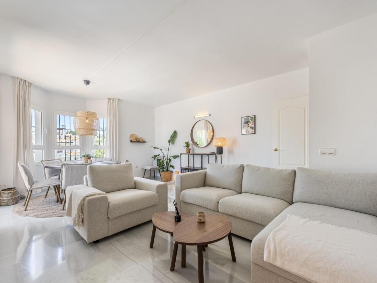 Naranjos Beautiful 1 Bedroom Penthouse Apartment