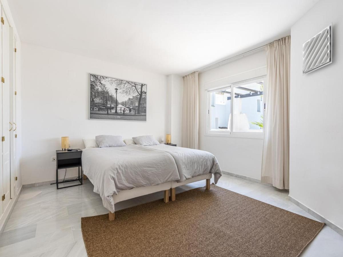 Naranjos Beautiful 1 Bedroom Penthouse Apartment Marbella