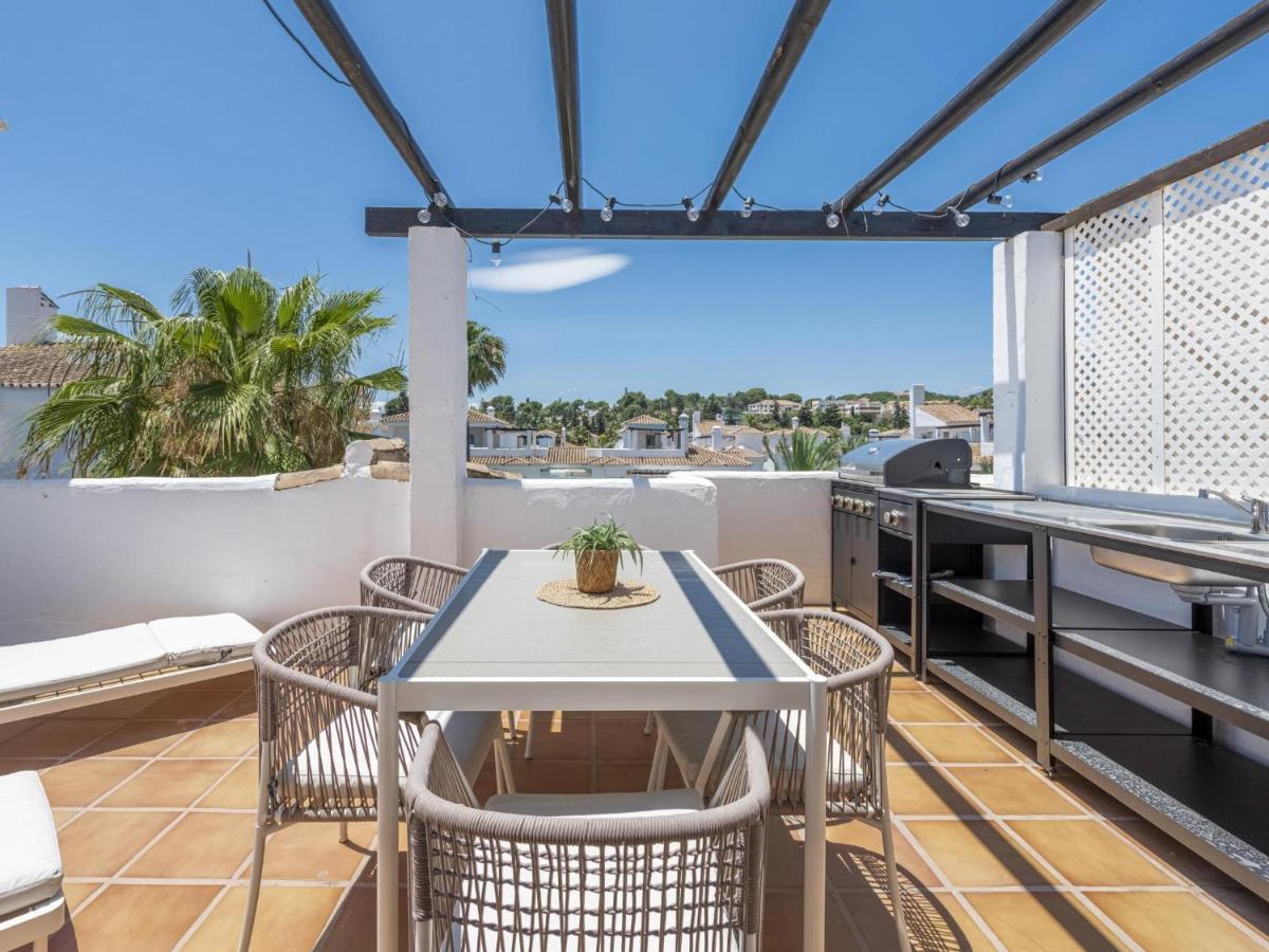 Naranjos Beautiful 1 Bedroom Penthouse Apartment Marbella